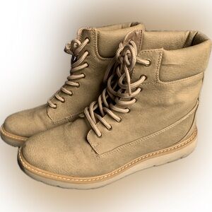 CLIFF Women’s Tan beige vegan Leather hiking Boots Size 7.5 | White Mountain